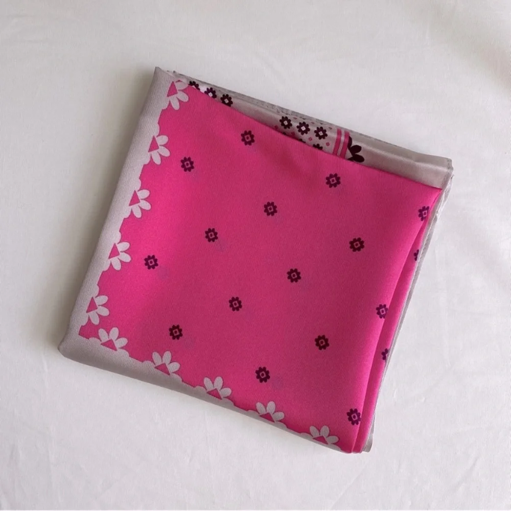 ANN TAYLOR SILK GEOMETRIC FLORAL PRINT SCARF SQUARE Limited Edition Pink Grey
